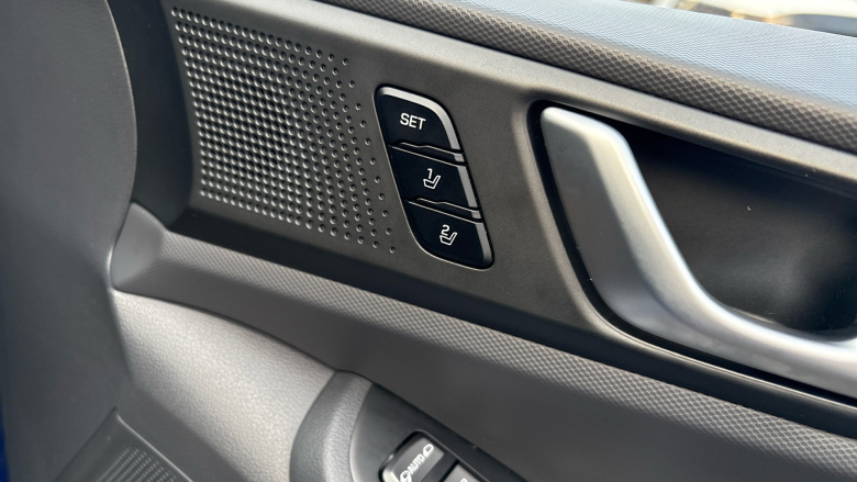 Hyundai IONIQ 1.6 GDi Hybrid Premium SE 5dr DCT Hybrid Hatchback